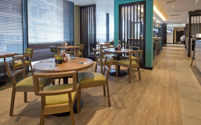 Premier Inn Manchester Salford Media City