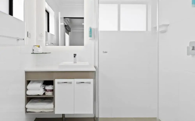 Bluegum Dubbo by Travellers