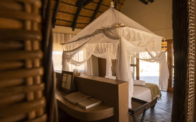 Sandfontein Lodge & Nature Reserve