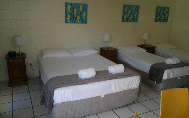 Whitsunday On The Beach – Guest Rooms – Airlie Beach