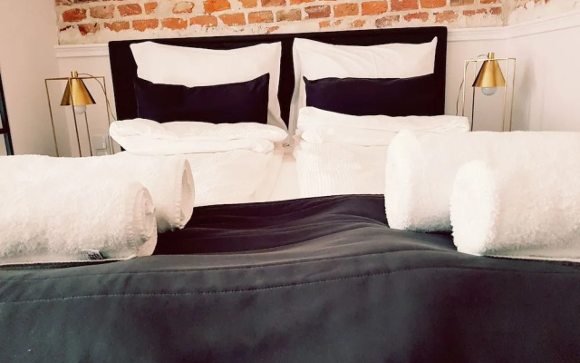 1891 Aparthotel Attic
