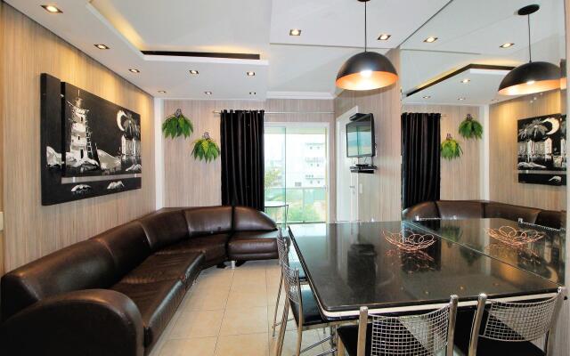 1023 - Cobertura com piscina na Praia de Bombinhas