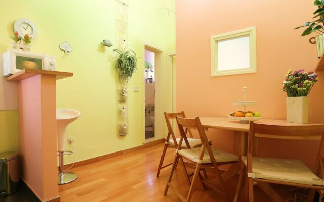 Double Bedroom Apartment on Great Location With Balcony!!