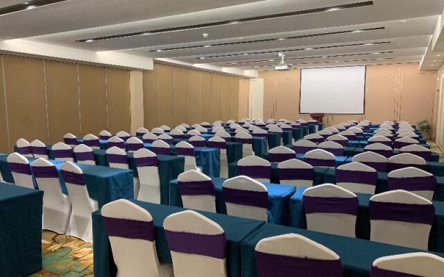 Ji Hotel (Nanjing Hexi Expo Center)