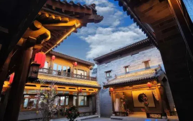 Luming Xuan Siheyuan Homestay (Datong Ancient City Branch)