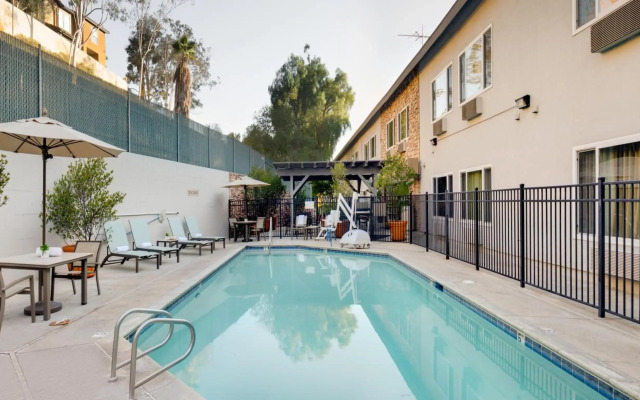 Ayres Hotel Corona – Riverside