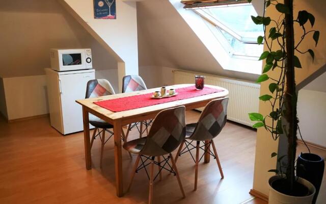 Attic Oelsnitz am Hegebach mit Netflix und Parkplatz Self Check-in