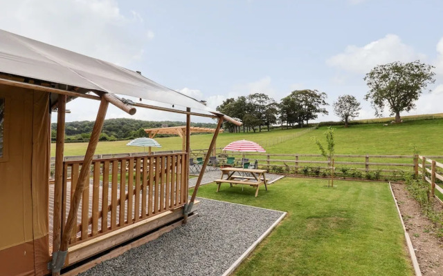Tilly Bob Lodge