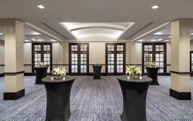 Sheraton Norfolk Waterside Hotel