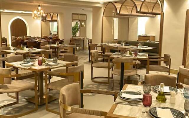 Maroko Bayshore Suites