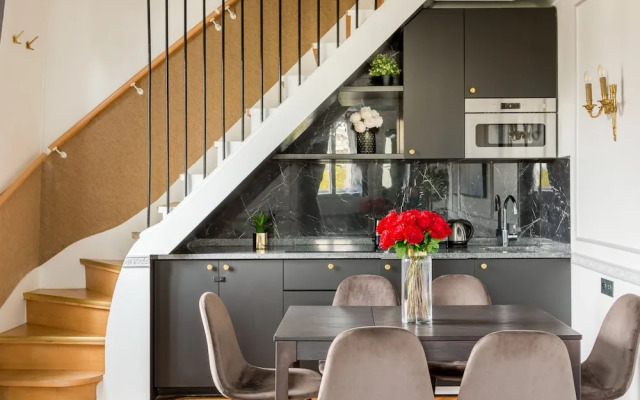 Merveil Luxury Suites - Royale - Saint Honore view