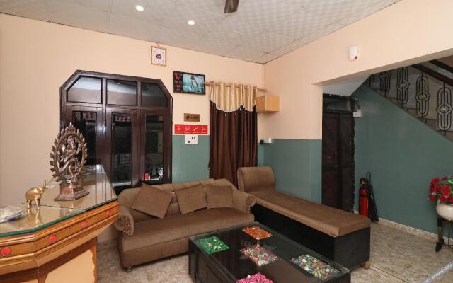 OYO 13686 Rudraksh hotel