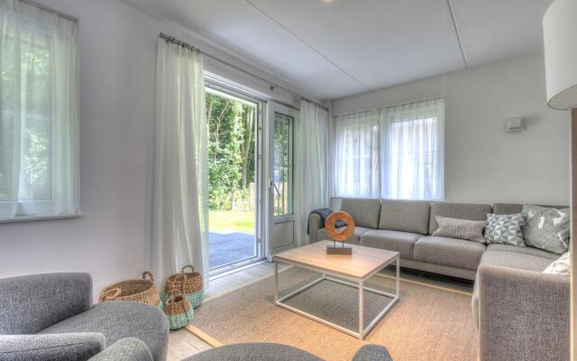 Luxurious Stately Villa With 3 Bathrooms, 1km From the Beach