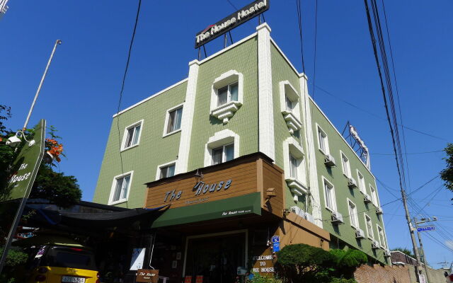 The House Hostel Sokcho