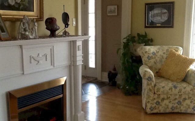 Sunset On The River Bed and Breakfast