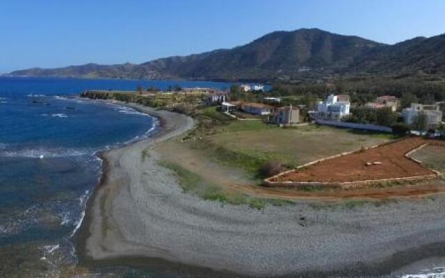 Happy Trails Pomos Panoramic Villa