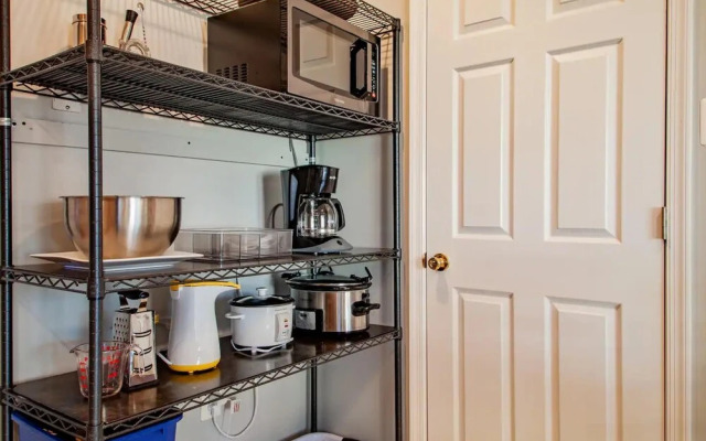 Family-friendly Home for travelers Near subway