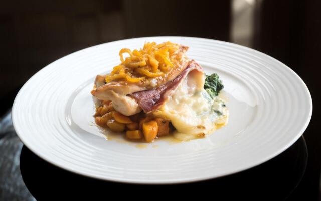 Отель Vila Gale Collection Palacio dos Arcos