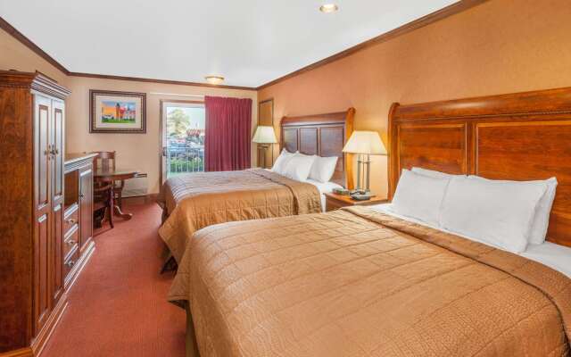 Ramada by Wyndham Mackinaw City Waterfront