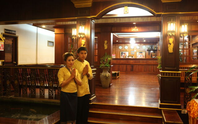 E-Outfitting Vang Thong Hotel