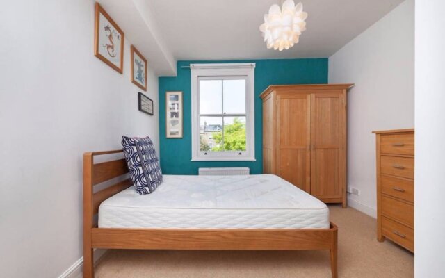 2 Bedroom Flat In North London