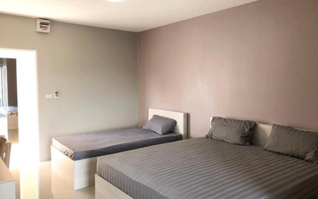 H12, The Stylish Apartment