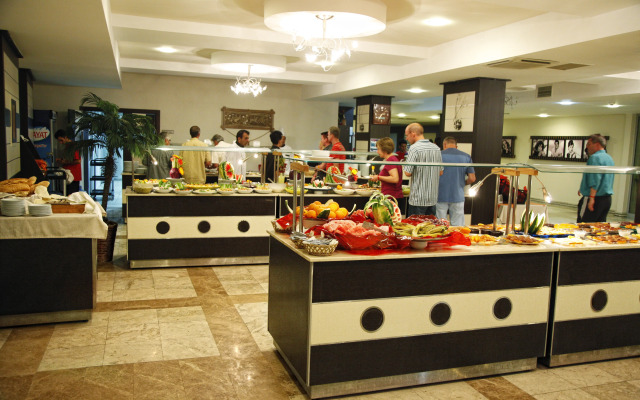 Lavitas Hotel