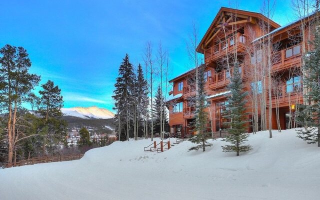 Mountain Thunder Lodge 5104 Condo by RedAwning