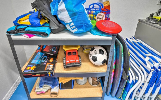 Clearwater Family Home w/ Private Hot Tub!