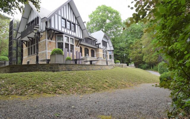 Vintage Villa with Hot Tub & Infrared Sauna in Ardennes