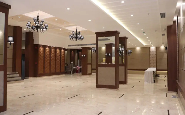 Hotel Golden Nest - Thane