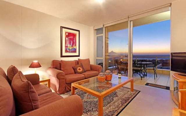 Dolphin Beach H108