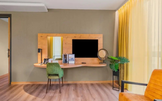 Holiday Home in Egmond aan Zee Near Beach