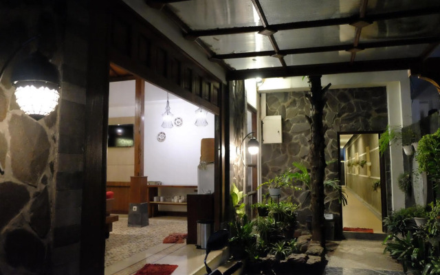 Puri Langenarjan Guest House