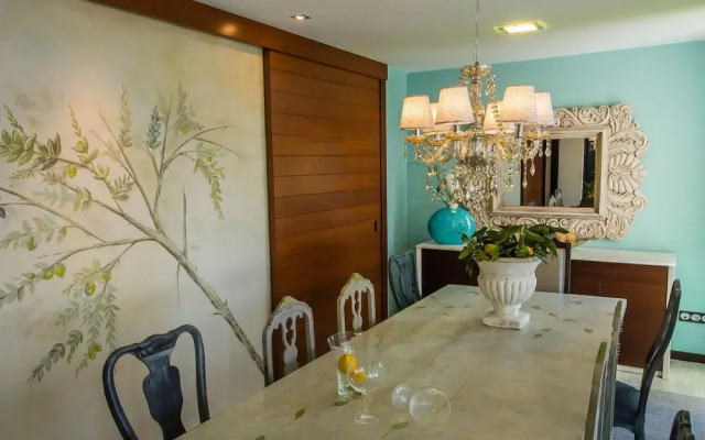 Posh Villa With Pool, Garden & Ocean Views in Sansenxo