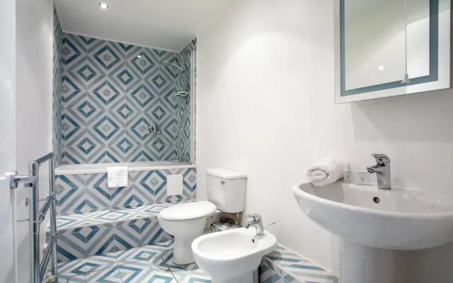 Two Bed Notting Hill Gem