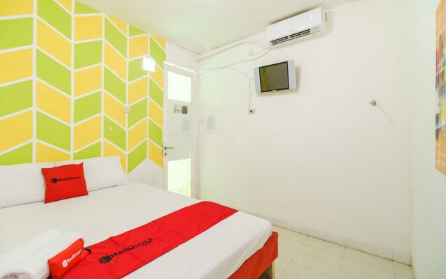 RedDoorz Syariah near Pangkal Balam Port Bangka