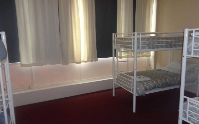 Adelaide Motel & Backpackers