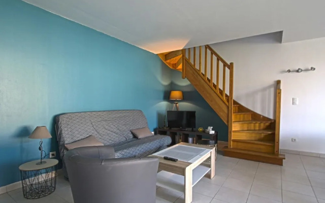 Tasteful Apartment in Comes With Terrace