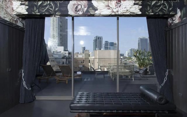 Florentin House