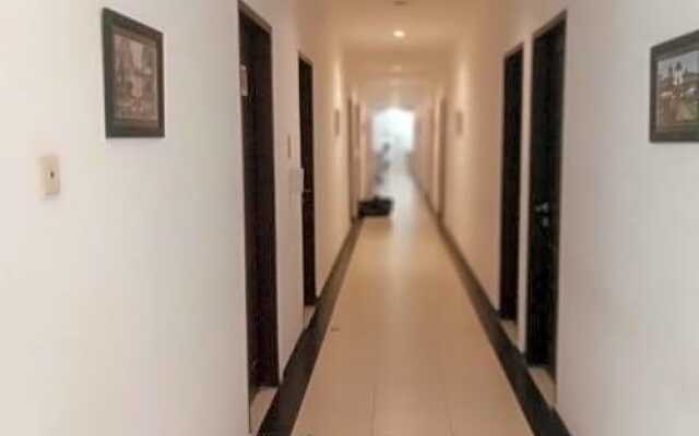 OYO 90102 Edotel Hotel By Dbest Hospitality