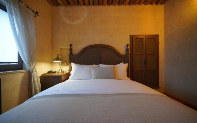 Maya Cave Hotel
