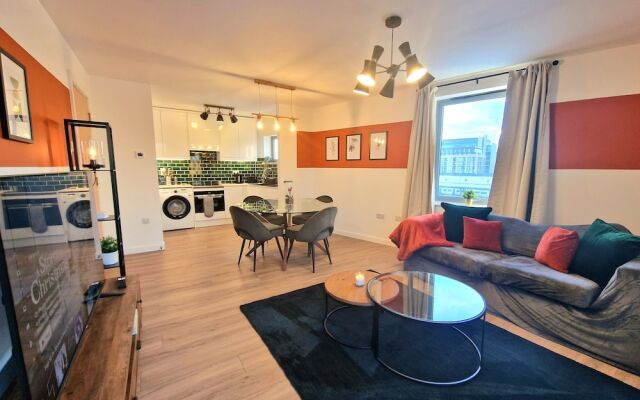 Luxury Station Apartment by Paymán Club