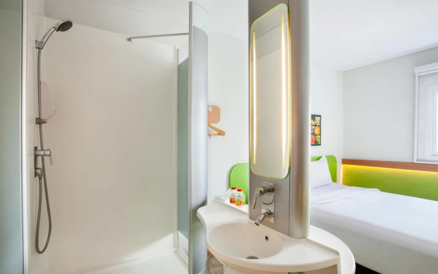 Ibis Budget Semarang Tendean