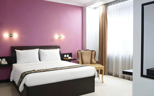 Riez Palace Hotel – Guest Rooms – Tegal