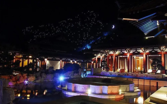 Huaqing Palace Resort & Spa