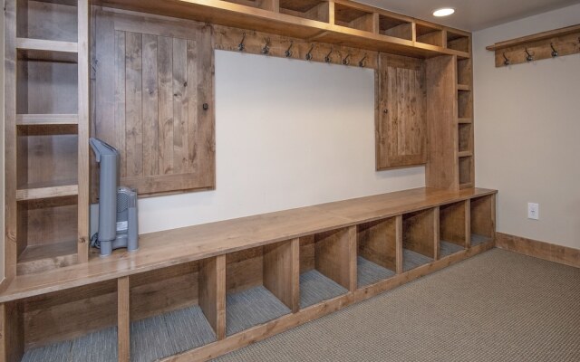 Meadows J3 4 Bedroom Townhouse by RedAwning