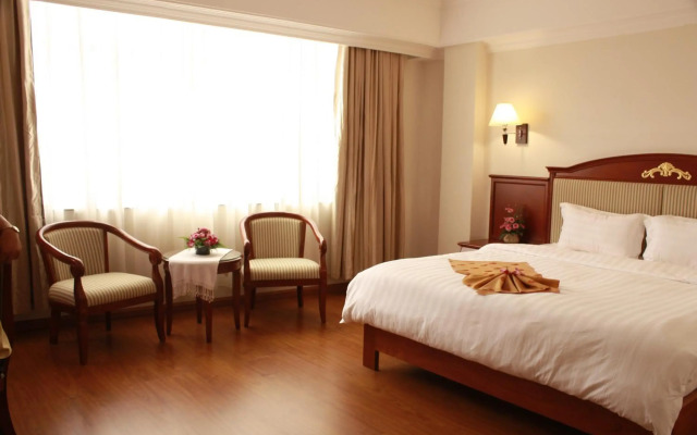 Lux Riverside Hotel & Apartment