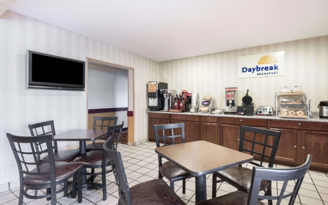 Days Inn & Suites by Wyndham Boardman