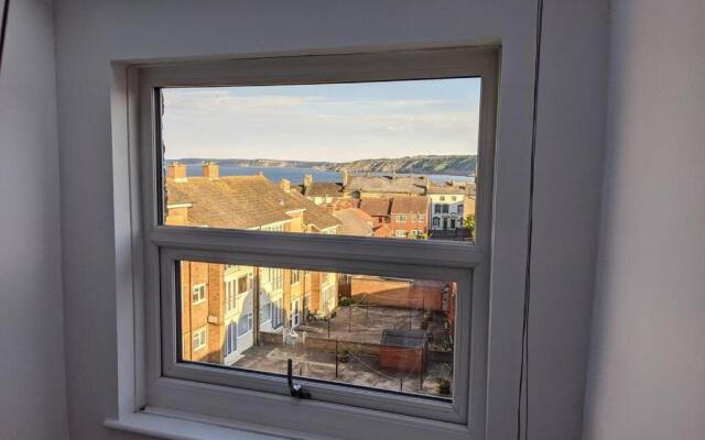 200 year old large townhouse with sea views